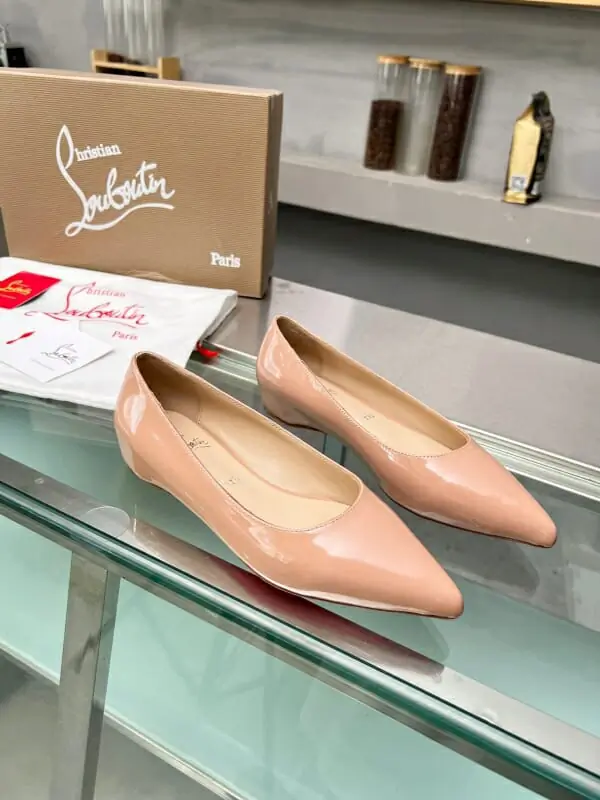 christian louboutin flat chaussures pour femme s_12170651